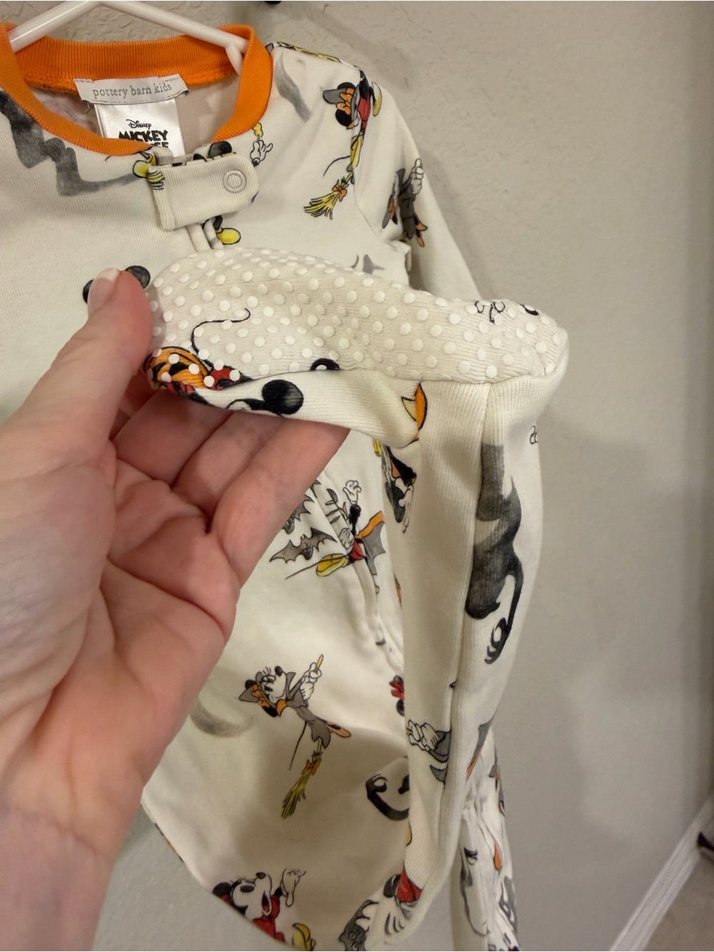 Disney x Pottery Barn Kids Mickey Mouse Halloween Pajamas Organic Cotton - Picture 5 of 9